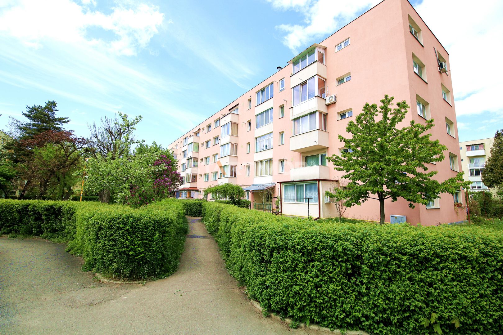 Apartament doua camere Astra Planete