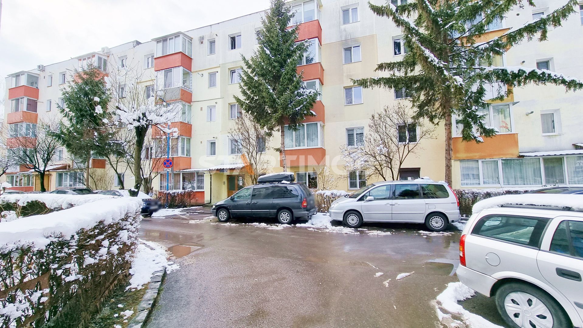 Apartament renovat 3 camere Tractorul