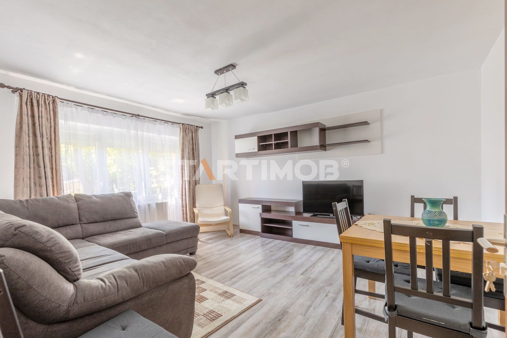 Apartament 3 camere Racadau zona Padina
