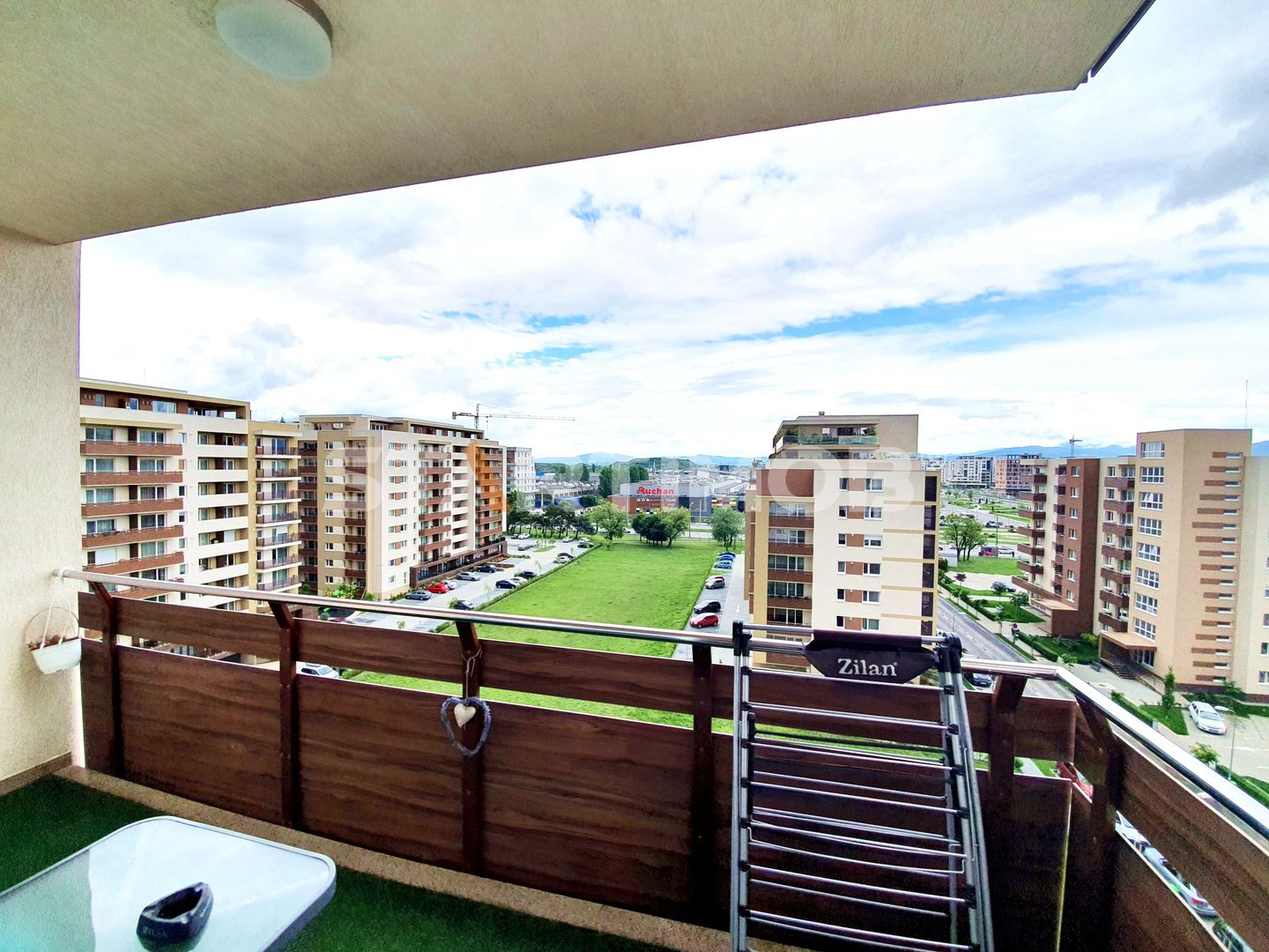 Apartament Urban Residence cu parcare si boxa