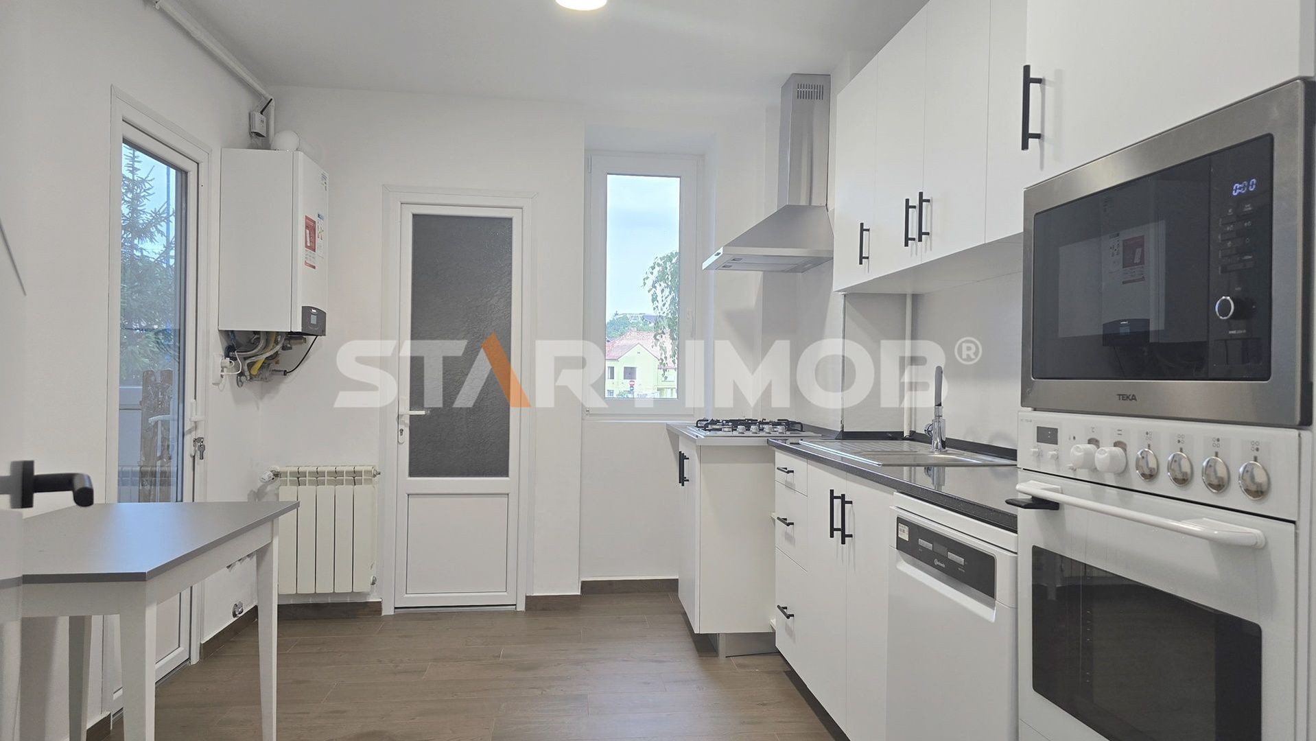 Apartament 3 camere mobilat zona Onix