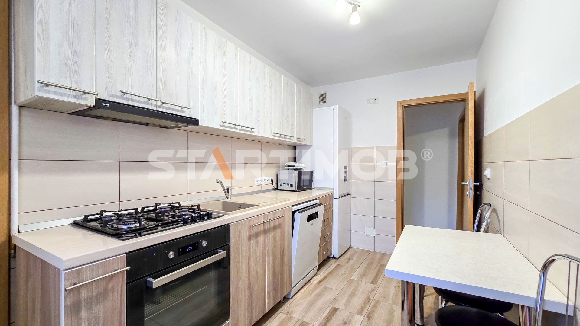 Apartament 3 camere cu parcare Bartolomeu