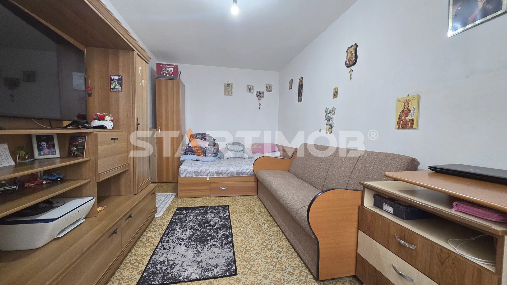 Garsoniera decomandata Astra zona Planete