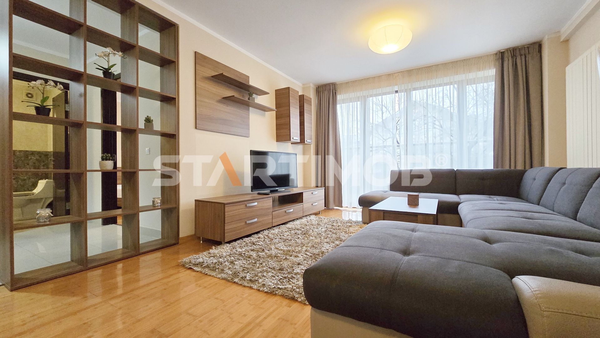 Apartament mobilat Central cu parcare
