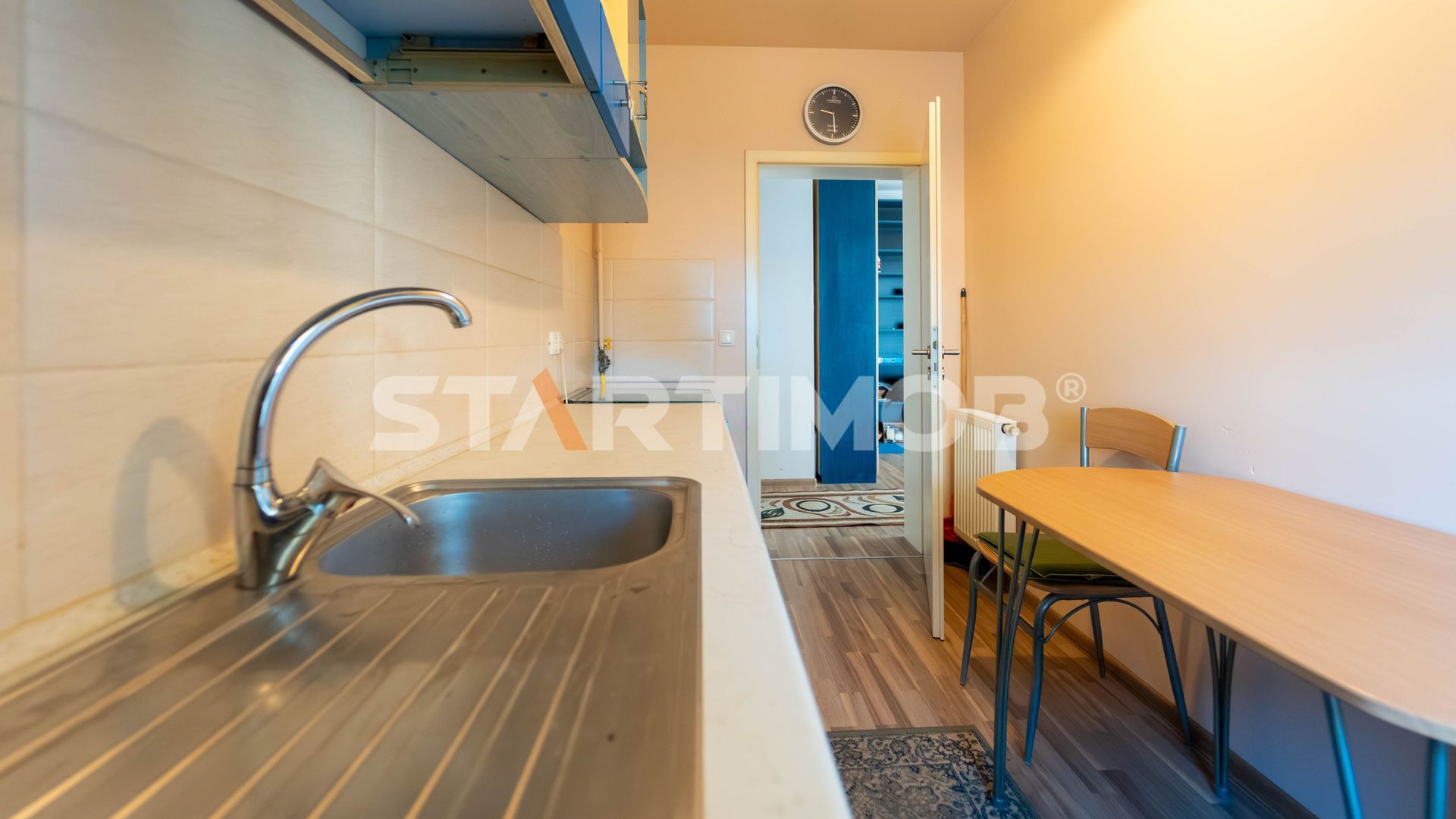 Apartament cu boxa si parcare zona Coresi