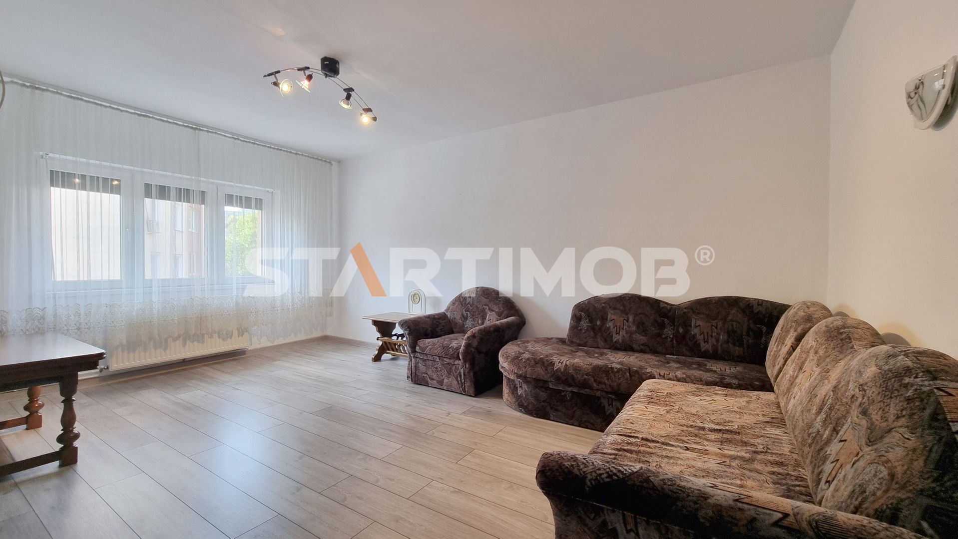 Apartament doua camere mobilat zona Grivitei