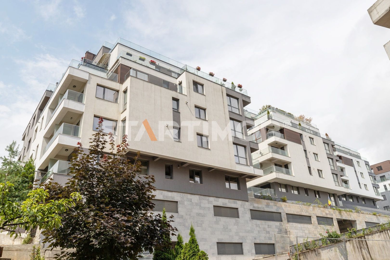 Apartament doua camere cu parcare subterana zona Universitatii