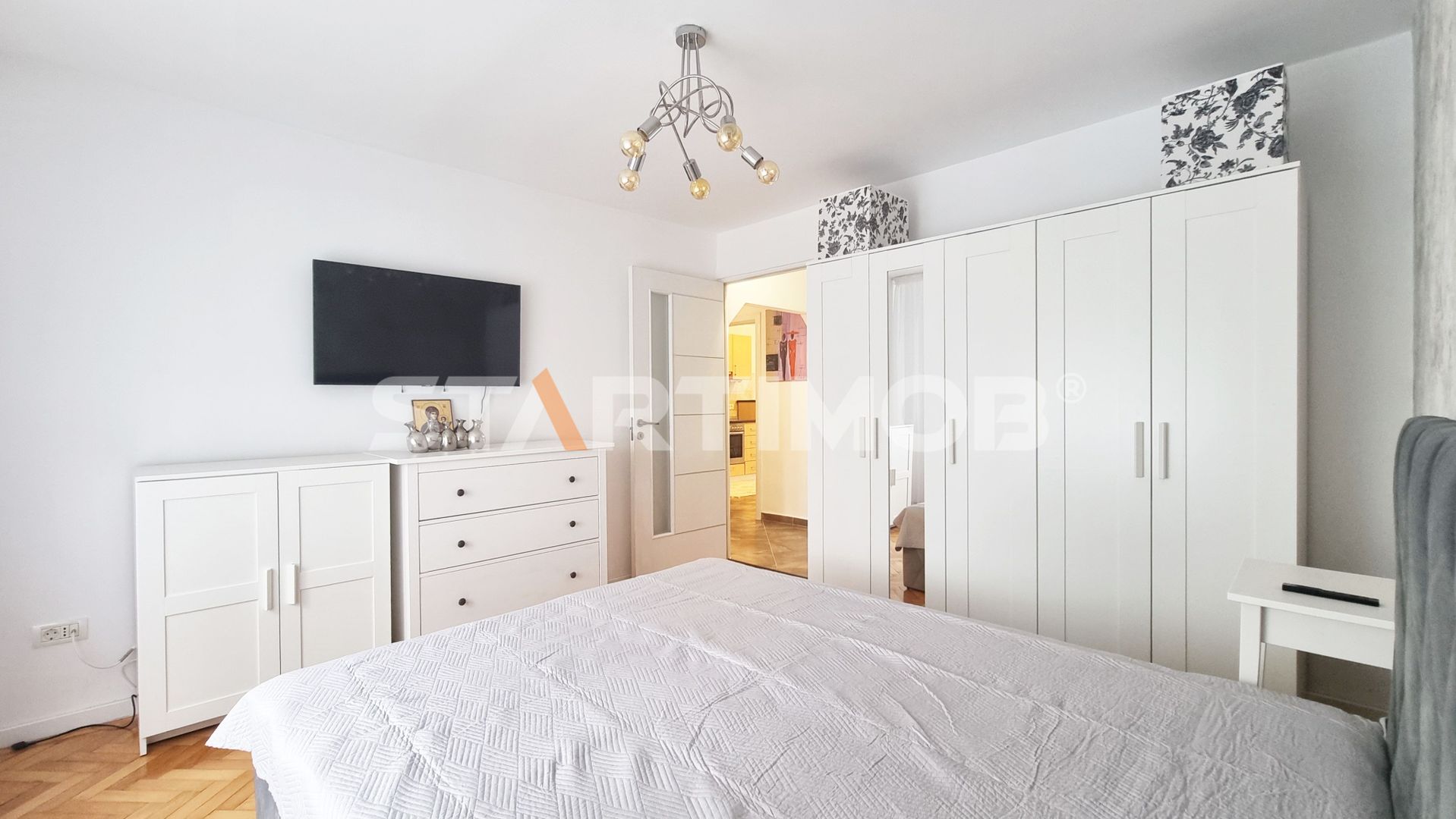 Apartament 3 camere cu 2 locuri parcare si boxa