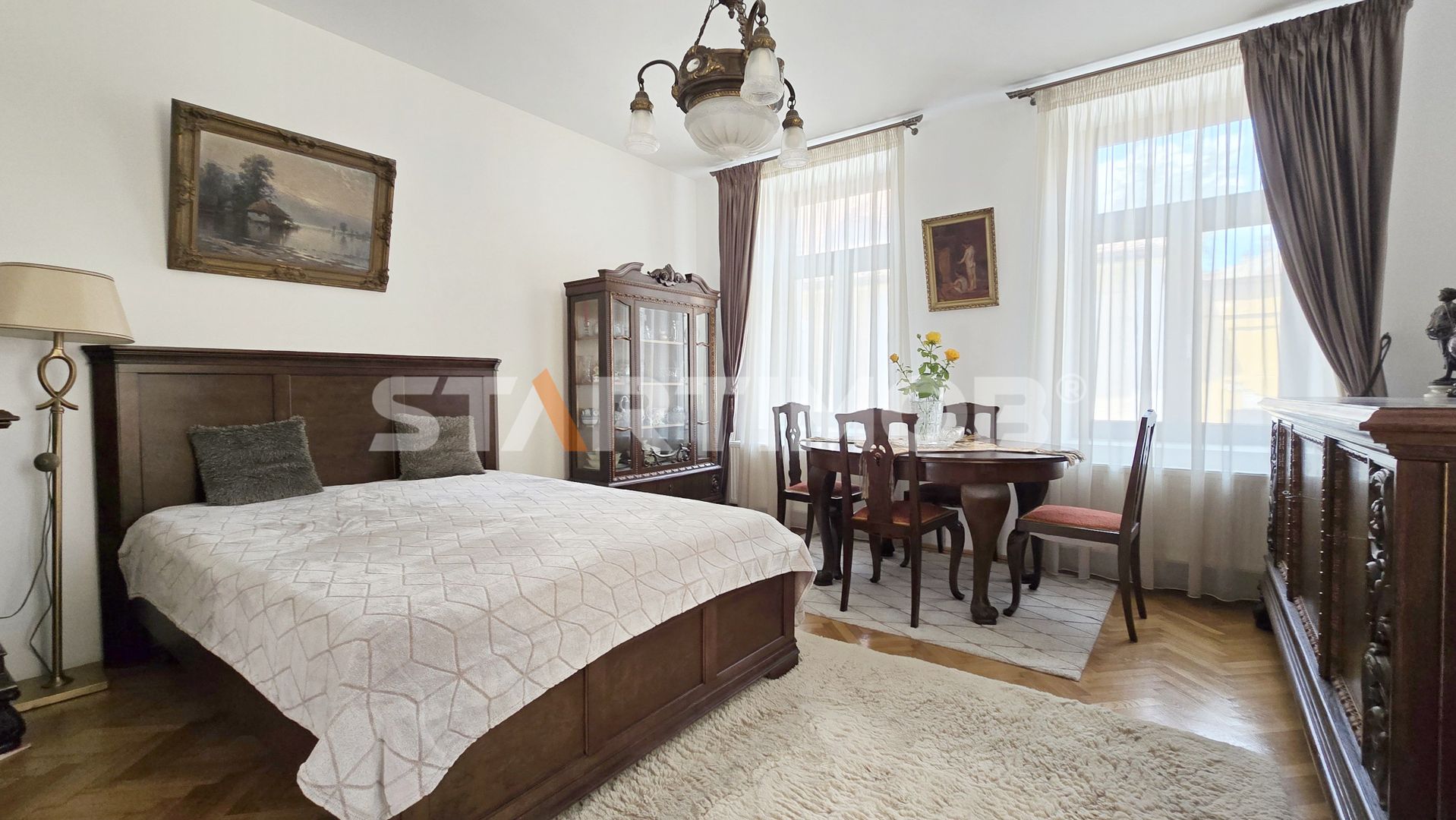 Apartament zona Liceului Saguna