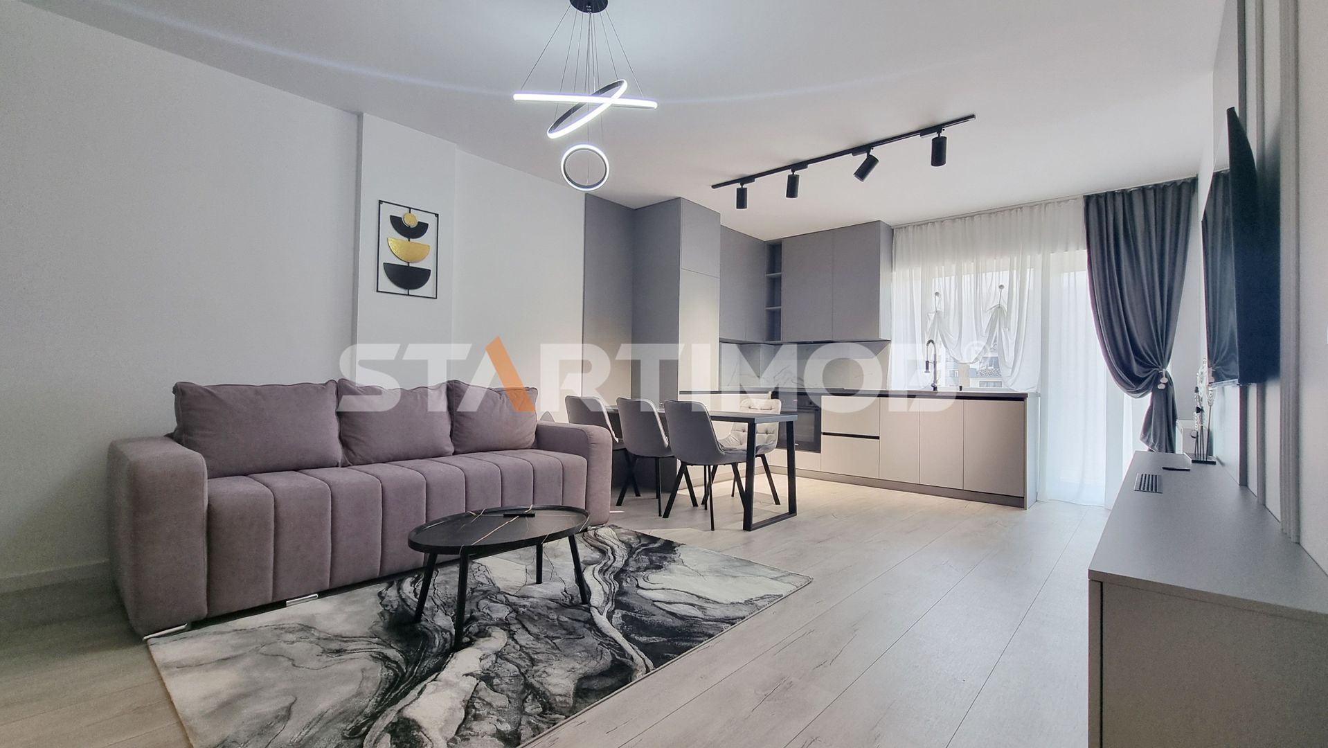 Apartament cu parcare zona Coresi prima inchiriere